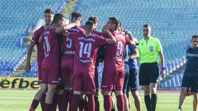 Септември София победи Хебър с 3 1 на стадион Васил Левски Два гола