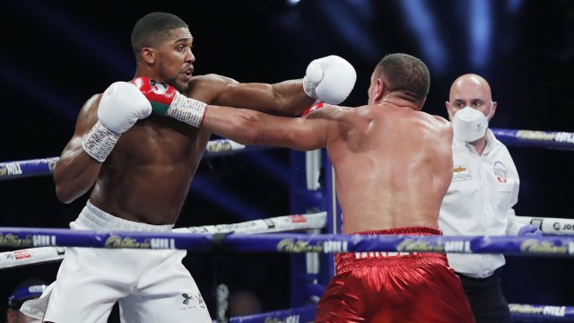 Един от най големите промоутъри в бокса Еди Хърн отдаде