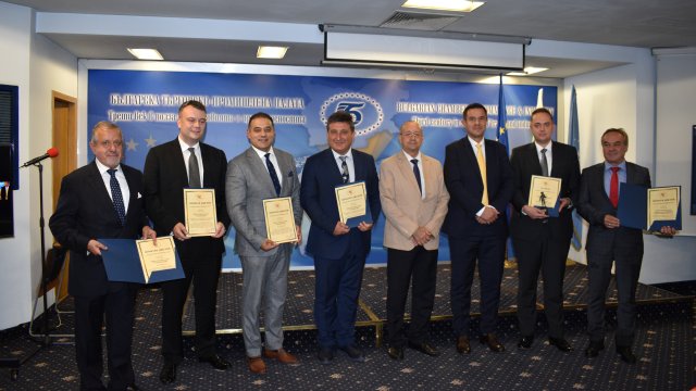 Българският износ през 2021 г надхвърля 68 млрд лв заяви