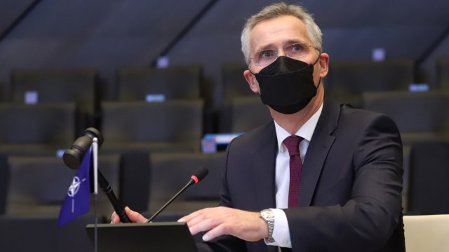 Ръководителят на НАТО Йенс Столтенберг заяви че руските сили продължават