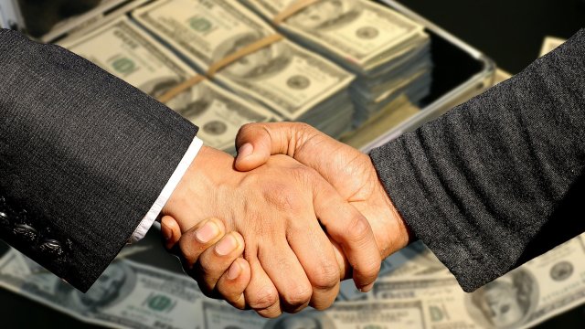 По добре е да не давате пари назаем на приятели и