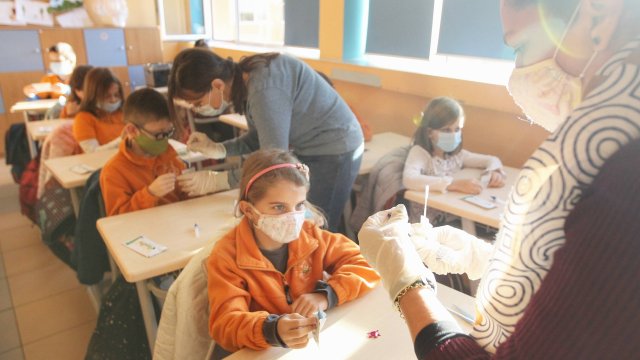 Родителите ще могат да ползват болничен за гледане на здраво