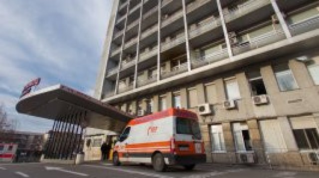 Автобус на градския транспорт блъсна 17 годишно момиче на кръстовището на