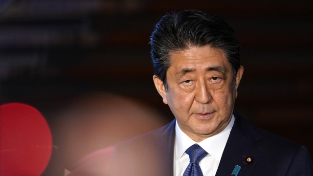 Бившият японски премиер Шиндзо Абе е бил ранен при нападение