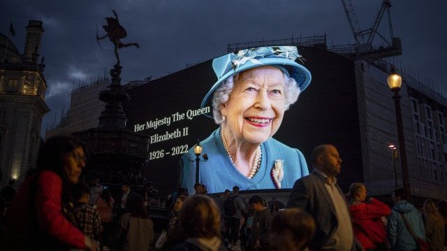 Очаква се принц Чарлз да бъде официално обявен за крал