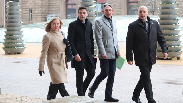 Продължаваме промяната и Демократична България ще подадат днес искане до Конституционния съд с