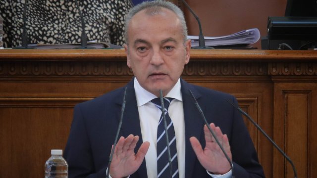 Министър председателят Гълъб Донев отправи призив да бъде даден знак на