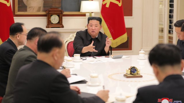 Лидерът на Северна Корея Ким Чен Ун предупреди че е готов