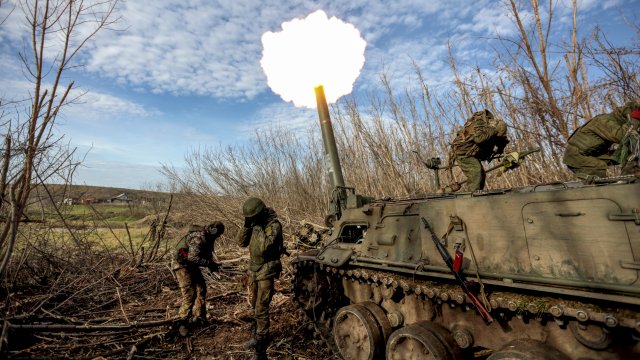 Руските сили са разрушили град Бахмут в Източна Украйна, каза президентът