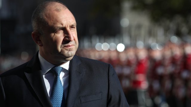 Продължават консултациите при държавния глава преди връчването на първия проучвателен