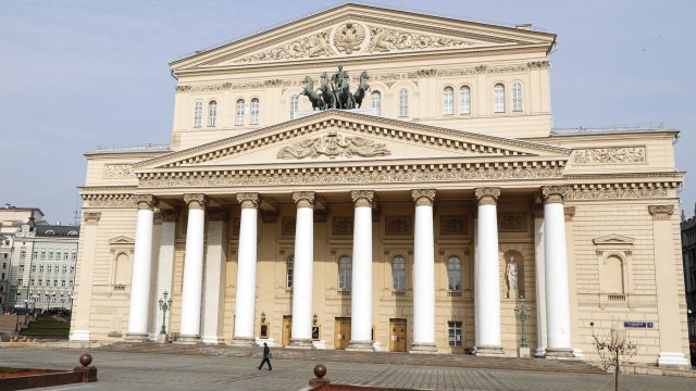 Руският Болшой театър отмени представления на двама режисьори обявили се