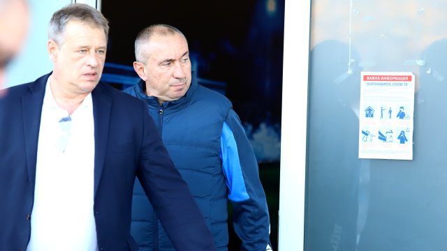 Треньорът на Левски Станимир Стоилов и изпълнителният директор Ивайло Ивков