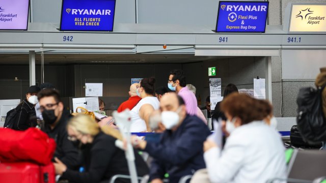 Българските граждани блокирани на летището Франкфурт Хан са добре