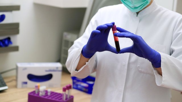 Новият вариант на коронавируса XBB 1 5 може да се разпространи широко