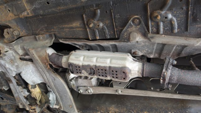 В един катализатор от старичък автомобил може да се крият