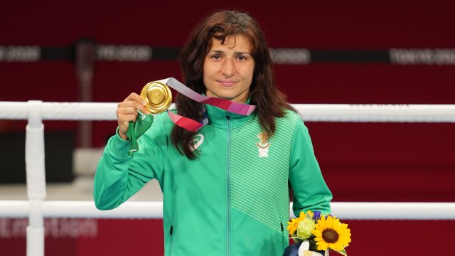 Олимпийската шампионка по бокс Стойка Кръстева стана майка на момиченце