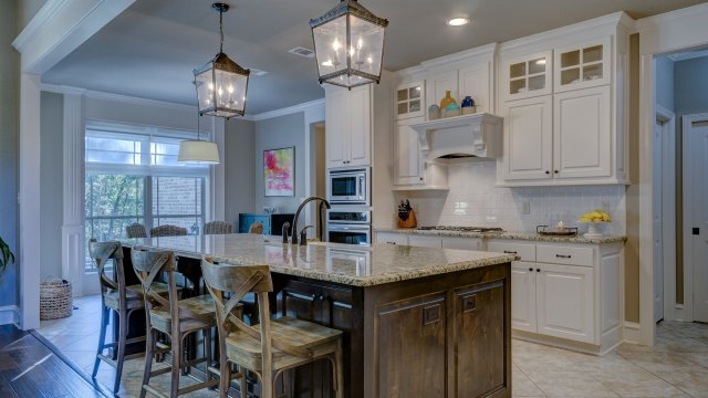 Боядисването на дома или пребоядисването му може да ви струва