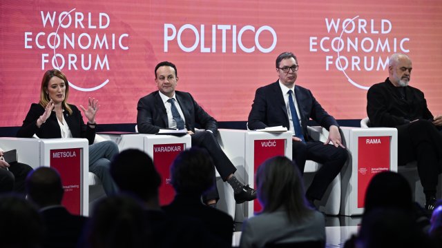 На Световния икономически форум в Давос президентът на Сърбия Александър