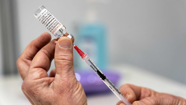 Британският лекарствен регулатор днес одобри ваксината на Novavax срещу Ковид