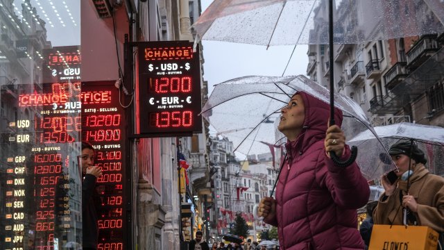 21 е инфлацията в Турция а лирата удари ново дъно