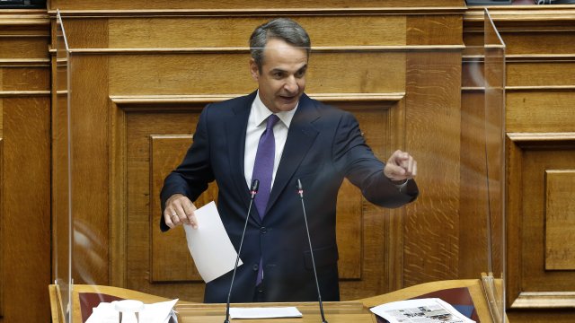 Гръцкото правителство призова гражданите към икономии на ток по примера