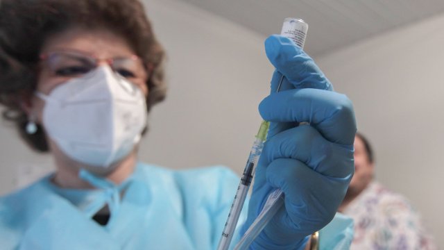 България ще купи нови 4 млн дози ваксини срещу Ковид 19