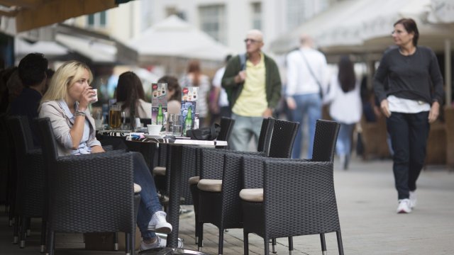 В Румъния някои от ограничителните мерки срещу Ковид 19 отпадат от