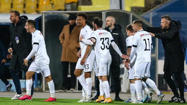Левски записа седми пореден мач без победа в efbet Лига, след