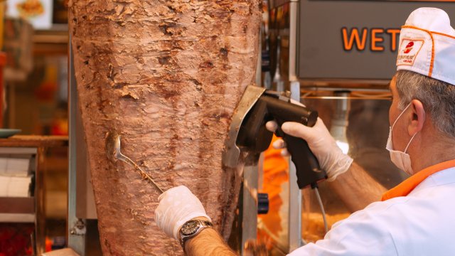 Нурия Дианова гастроентеролог и диетолог посъветва любителите на фастфууда коя е най малко