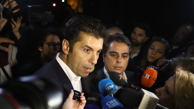 Коалицията ГЕРБ СДС печели парламентарните избори с 25 33 показват данните от