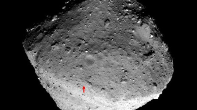 Астероид с размерите на микробус премина близо до Земята Космическата