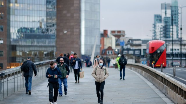 За първи път Обединеното кралство регистрира над 100 хиляди случая