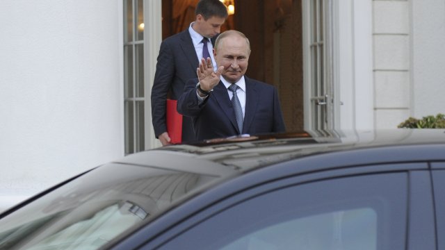 Близки до Кремъл източници твърдят, че лимузината на Владимир Путин