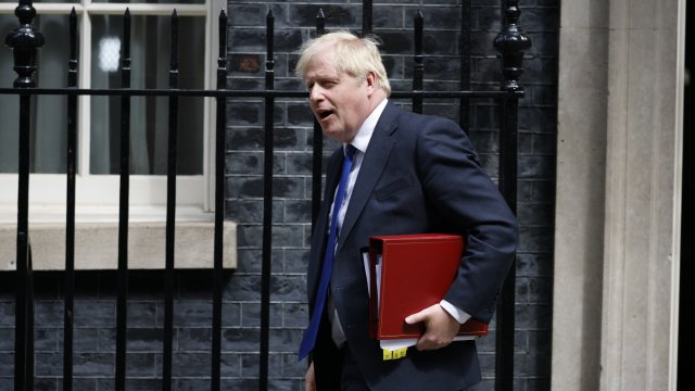 Британският премиер Борис Джонсън ще подаде оставка съобщи Би Би