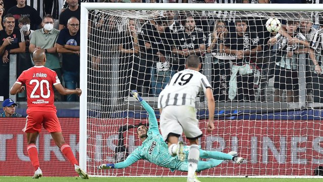 Кризата в Ювентус става все по жестока след като Бенфика спечели