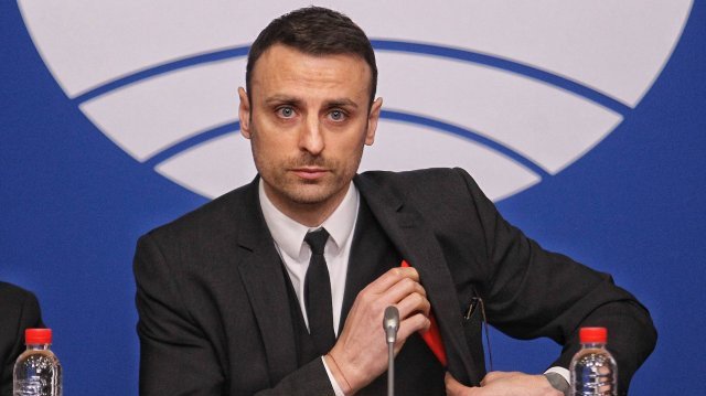 Заявлението на Димитър Бербатов до Търговския регистър да бъде вписан