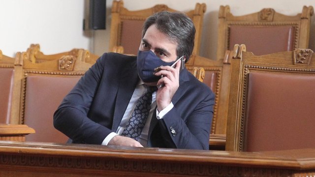 Заместник министър председателят по еврофондовете и министър на финансите Асен Василев