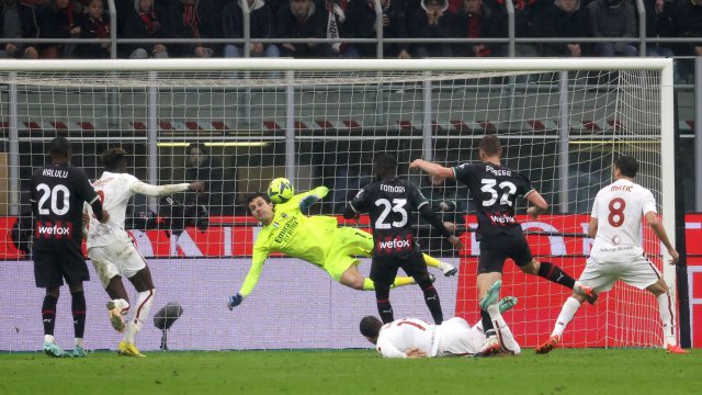 Милан и Рома направиха драматично 2 2 в среща от 17 ия