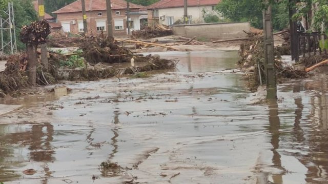 Кметът на Община Карлово Емил Кабаиванов обяви частично бедствено положение