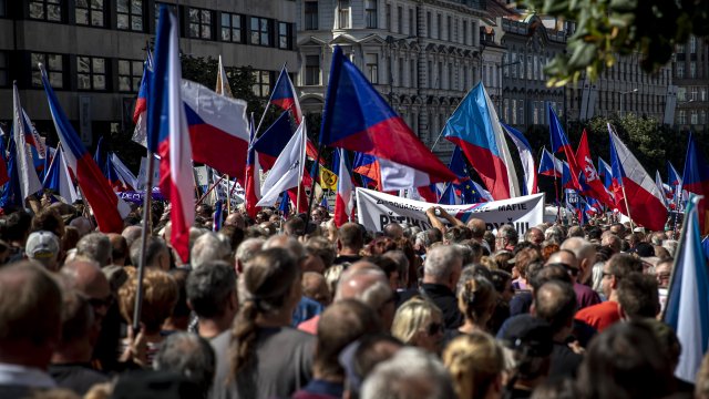 Около 70 000 души протестираха в центъра на чешката столица