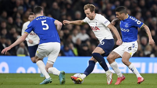 Английската висша лига спира излъчването на мачовете си в Русия