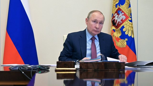 Руският президент Владимир Путин нареди на администрацията си да обмисли