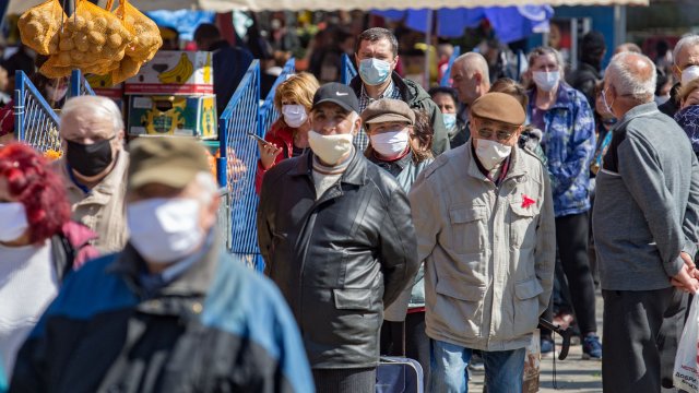 Националният осигурителен институт НОИ е изплатил близо 330 млн лева