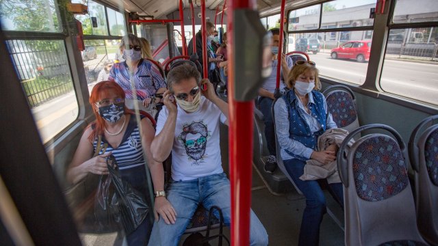 Противоепидемичните мерки срещу Ковид 19 се удължават до 25 август с