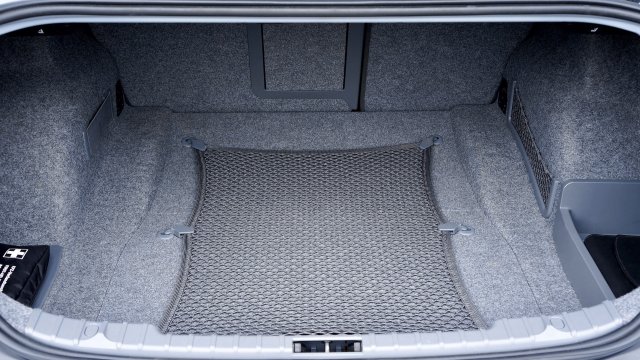 Автомобилът е пълен с цял набор от технологични решения които