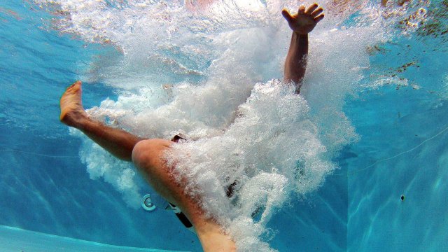 Инцидент с басейн в Израел взе жертва По време на парти с