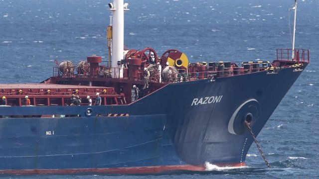Товарният кораб Razoni, превозващ зърно от Украйна под флага на