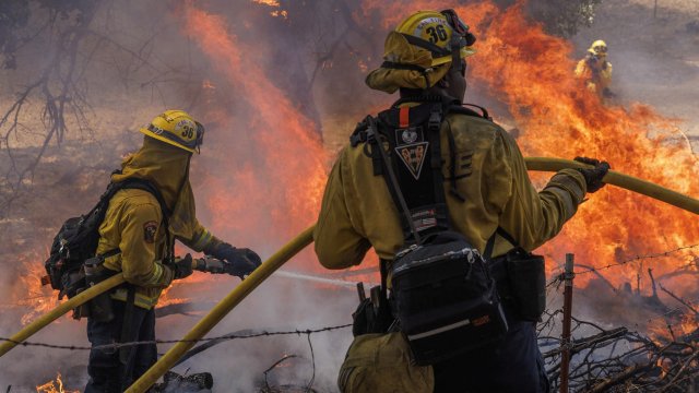 Най обширният пожар в Калифорния за тази година напредна вчера в