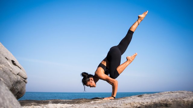 Йога практиката стимулира кръвообращението в човешкото тяло Релаксиращите пози в