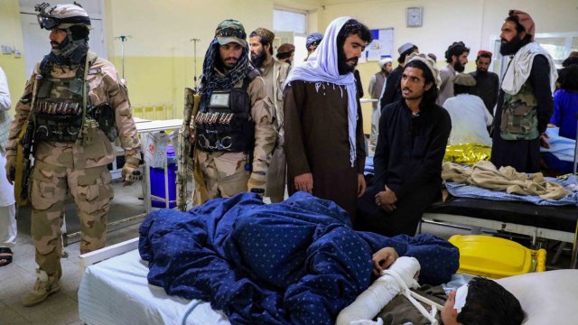 По приблизителни оценки 2000 домове са разрушени от смъртоносното земетресение